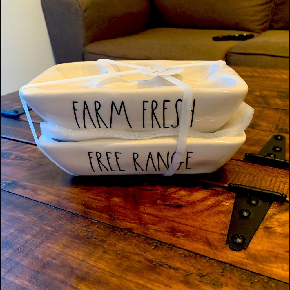 NWT’s Rae Dunn Egg Holder